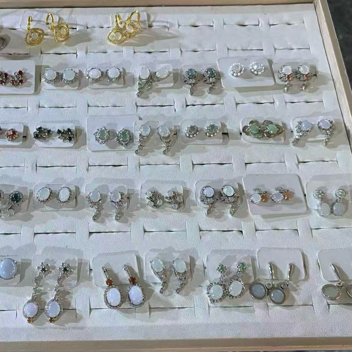 Jade earrings*10 pairs（1*1cm）